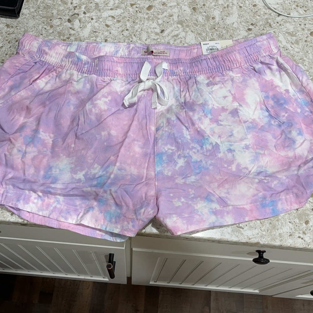 Low rise soft shortie 2.5 inseam soft
